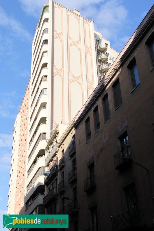 Barcelona - Edifici Fàbregas (Trafalgar 2-4) (Foto: Albert Esteves, 2016) Barcelona - Edifici Fàbregas (Trafalgar 2-4)