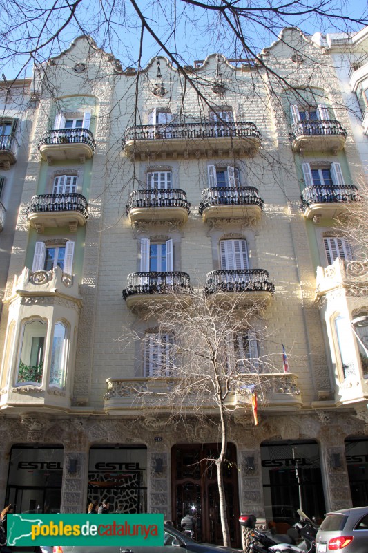 Barcelona - València, 213 (Foto: Albert Esteves, 2017) Barcelona - València, 213