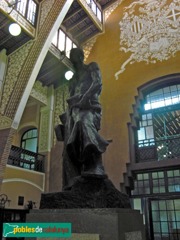 Barcelona - Escola del Treball. El Forjador, de Josep Llimona. (Foto: Albert Esteves, 2008) Barcelona - Escola del Treball. El Forjador, de Josep Llimona.