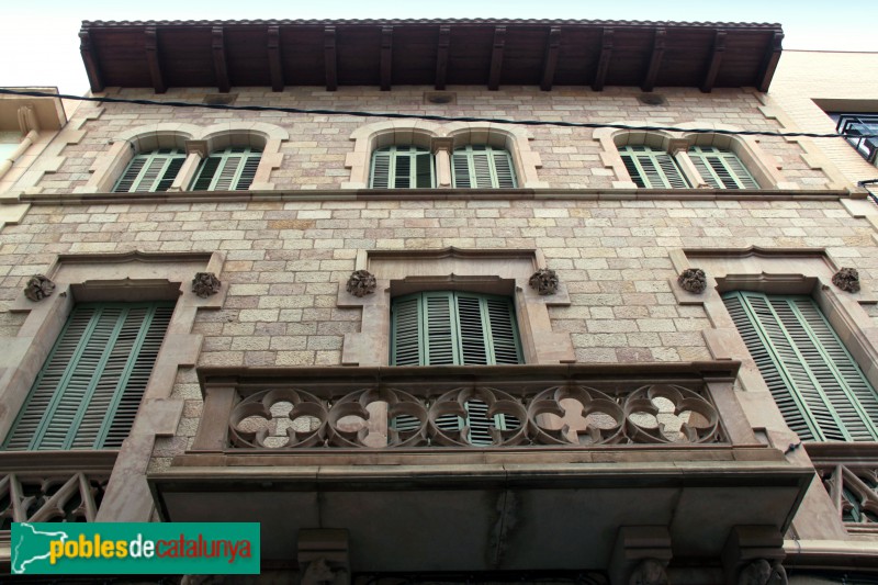 Barcelona - Façana carrer Jordà (Foto: Albert Esteves, 2017) Barcelona - Façana carrer Jordà