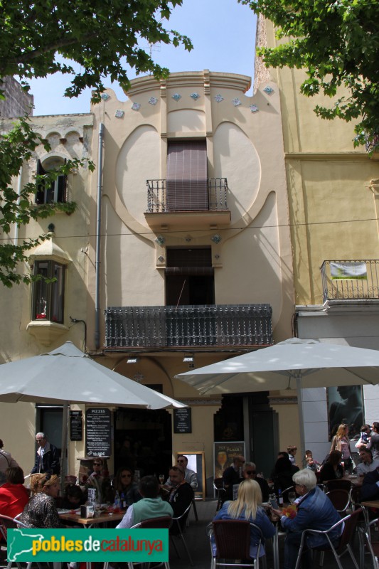 Vilanova i la Geltrú - Casa Girón Solé (Foto: Albert Esteves, 2017) Vilanova i la Geltrú - Casa Girón Solé