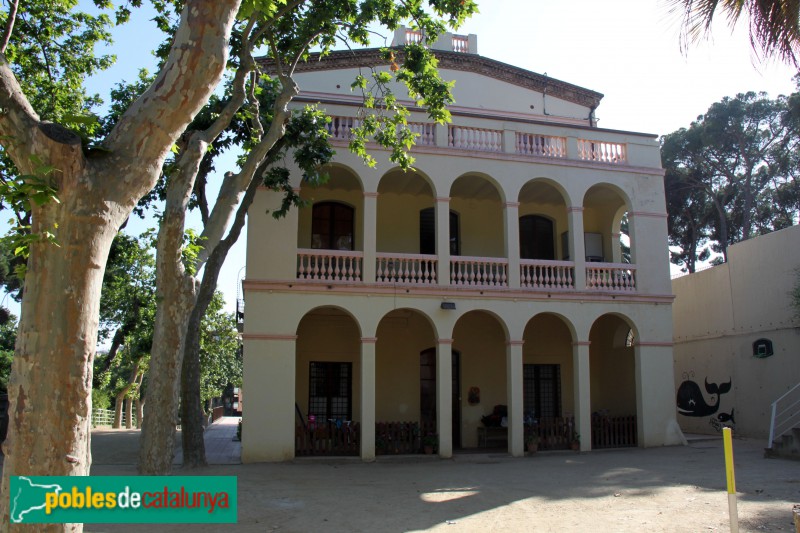 Badalona - Parc de Can Solei i Ca l’Arnús, cases Coma Cros (Foto: Albert Esteves, 2017) Badalona - Parc de Can Solei i Ca l’Arnús, cases Coma Cros