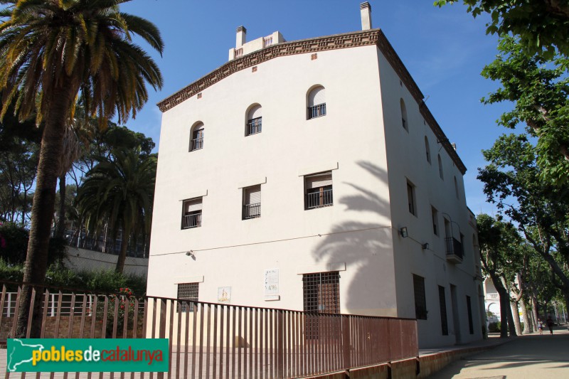 Badalona - Parc de Can Solei i Ca l’Arnús, cases Coma Cros (Foto: Albert Esteves, 2017) Badalona - Parc de Can Solei i Ca l’Arnús, cases Coma Cros