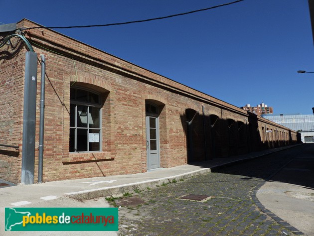 Barcelona - Antiga fàbrica Fabra i Coats. Nau de bombers, manteniment i porteria