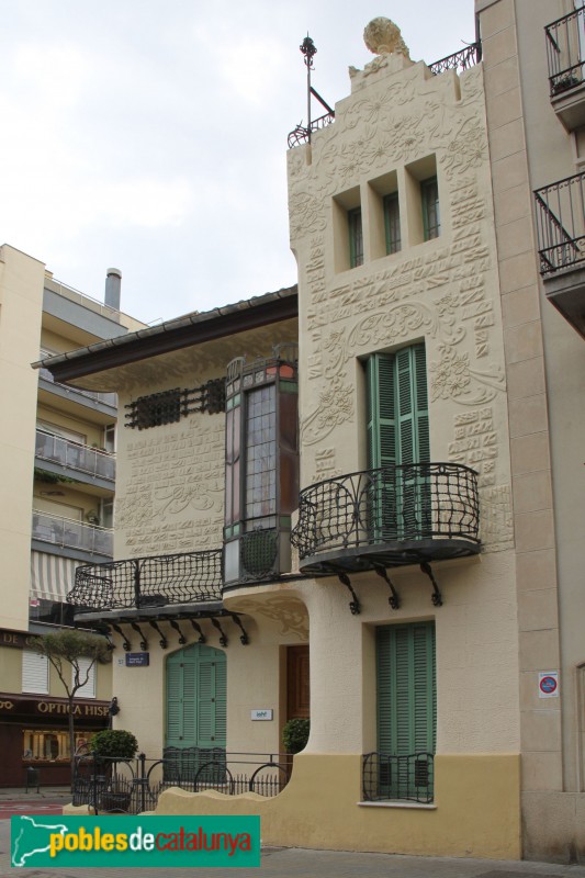 Badalona - Casa Pavillard (Foto: Albert Esteves, 2017) Badalona - Casa Pavillard