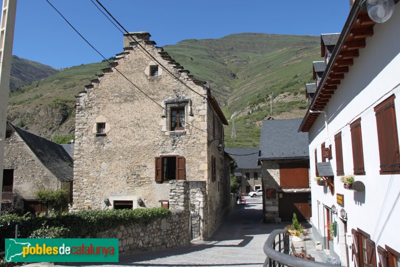 Arties - Casa Paulet (Foto: Albert Esteves, 2017) Arties - Casa Paulet