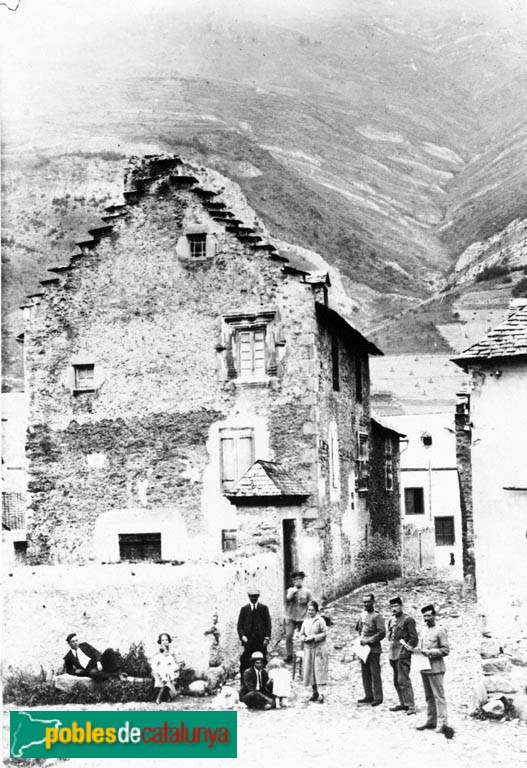 Arties - Casa Paulet (Foto: M. Solé -Arxiu C.E.C.-, anys 20) Arties - Casa Paulet