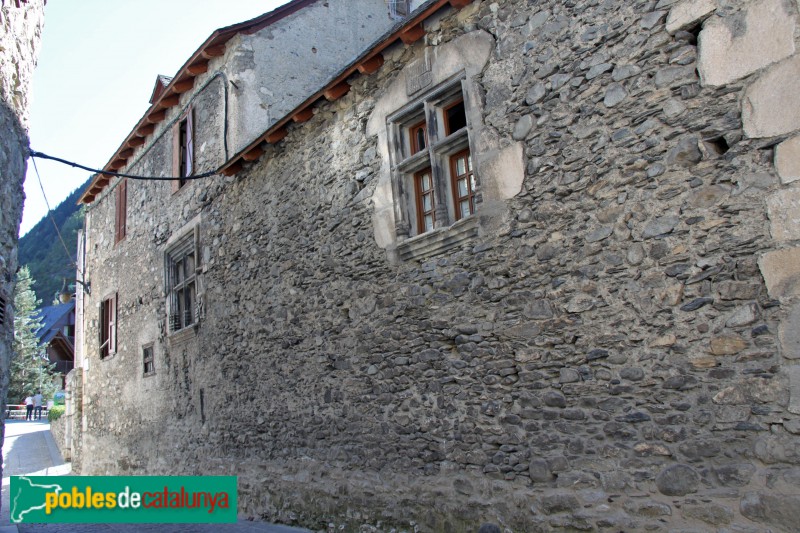 Arties - Casa Paulet (Foto: Albert Esteves, 2017) Arties - Casa Paulet