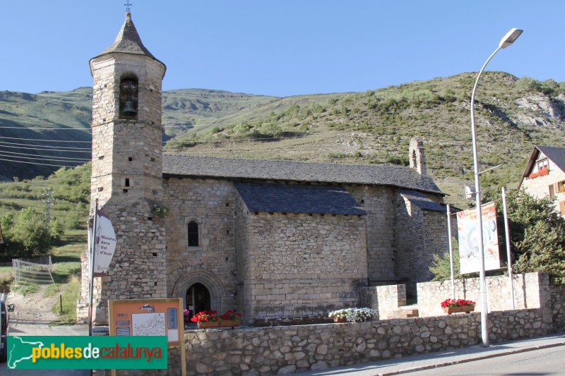 Arties - Església de Sant Joan (Foto: Albert Esteves, 2017) Arties - Església de Sant Joan