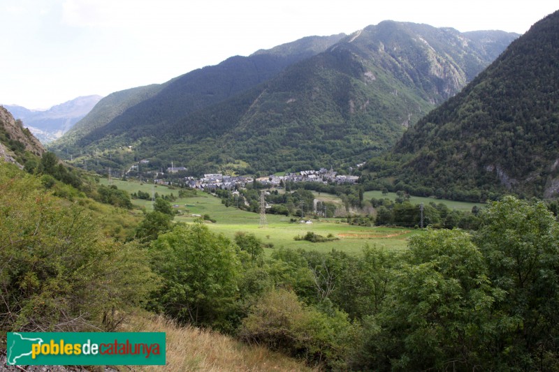 Arties, panoràmica general (Foto: Albert Esteves, 2017) Arties, panoràmica general