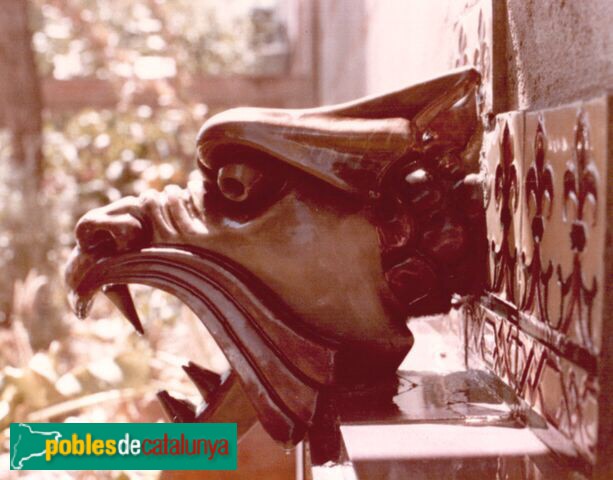 Gàrgola procedent de la casa (Foto: Enric Gustems) Gàrgola procedent de la casa