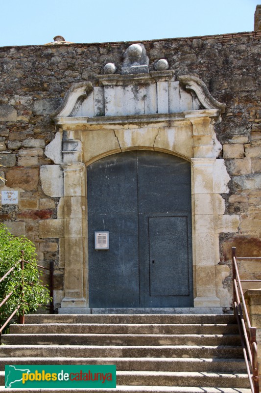 Canapost - Església de Sant Esteve, porta barroca (Foto: Albert Esteves, 2017) Canapost - Església de Sant Esteve, porta barroca