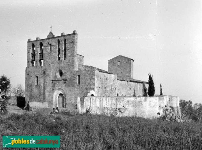 Peratallada - Església de Sant Esteve (Foto: Francesc Blasi -Arxiu C.E.C.-, c1924) Peratallada - Església de Sant Esteve
