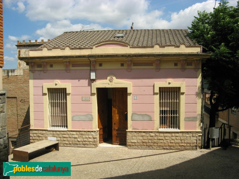 El Papiol - Cal Ros de Can Montmany (Foto: Albert Esteves, 2010) El Papiol - Cal Ros de Can Montmany