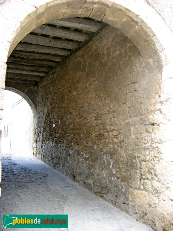 El Papiol - Pas cobert (Foto: Albert Esteves, 2010) El Papiol - Pas cobert