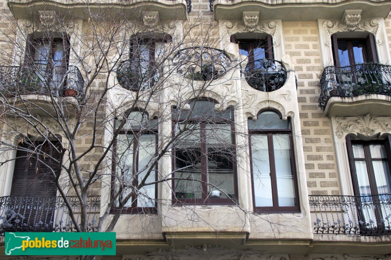 Barcelona - París, 202 (Foto: Albert Esteves, 2018) Barcelona - París, 202