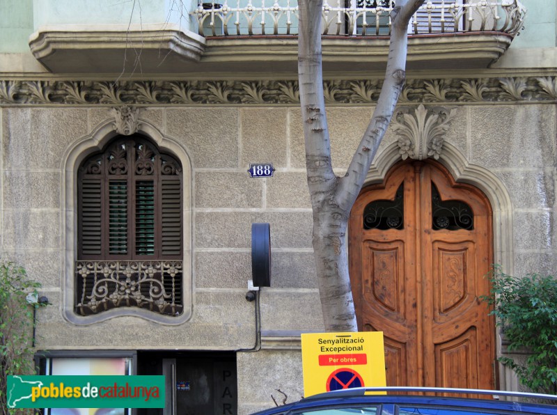 Barcelona - París, 188 (Foto: Albert Esteves, 2018) Barcelona - París, 188