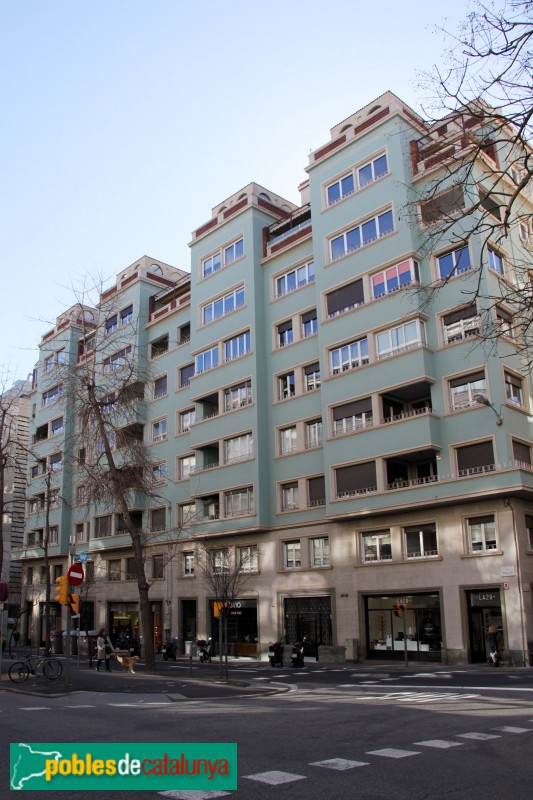 Barcelona - Via Augusta, 29-31 (Foto: Albert Esteves, 2018) Barcelona - Via Augusta, 29-31