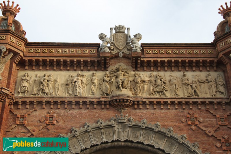 Barcelona - Arc de Triomf. Relleu de Josep Reynés (Foto: Albert Esteves, 2018) Barcelona - Arc de Triomf. Relleu de Josep Reynés