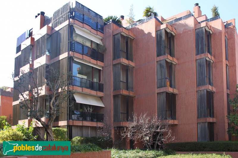 Barcelona - Blocs residencials Freixa-Raset (Foto: Albert Esteves, 2018) Barcelona - Blocs residencials Freixa-Raset