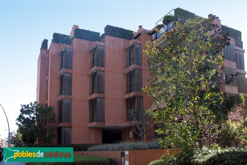 Barcelona - Blocs residencials Freixa-Raset (Foto: Albert Esteves, 2018) Barcelona - Blocs residencials Freixa-Raset