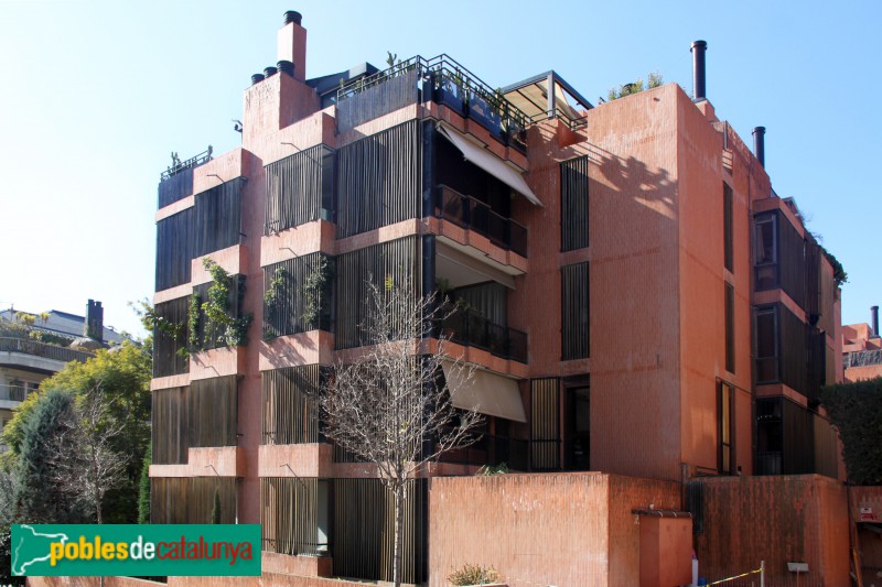 Barcelona - Blocs residencials Freixa-Raset (Foto: Albert Esteves, 2018) Barcelona - Blocs residencials Freixa-Raset