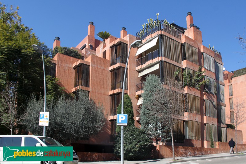 Barcelona - Blocs residencials Freixa-Raset (Foto: Albert Esteves, 2018) Barcelona - Blocs residencials Freixa-Raset