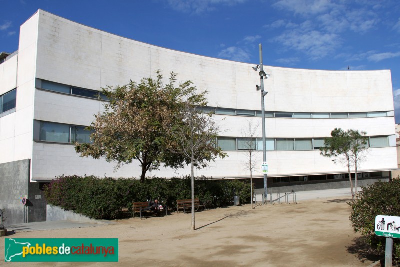 Santa Coloma de Gramenet - Biblioteca Central (Foto: Albert Esteves, 2018) Santa Coloma de Gramenet - Biblioteca Central