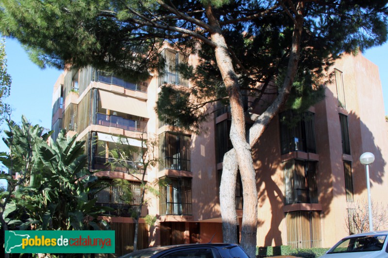 Barcelona - Blocs residencials Freixa-Raset (Foto: Albert Esteves, 2018) Barcelona - Blocs residencials Freixa-Raset