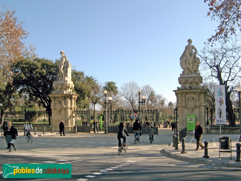 Barcelona - Parc de la Ciutadella. Porta del passeig Lluís Companys (Foto: Albert Esteves, 2007) Barcelona - Parc de la Ciutadella. Porta del passeig Lluís Companys