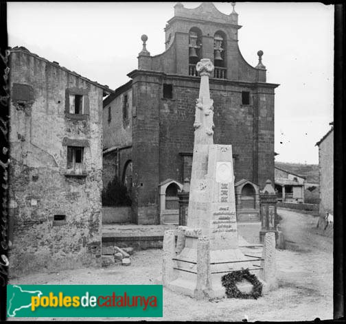 Folgueroles - Església de Santa Maria (Foto: <i>Josep Massot - Arxiu Fotogràfic Centre Excursionista de Catalunya -</i>, 1909) Folgueroles - Església de Santa Maria