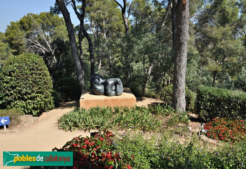 Jardins de Cap Roig, Femme au Jardin, de Rosa Serra (Foto: <i>Alberto González Rovira</i>, 2018) Jardins de Cap Roig, Femme au Jardin, de Rosa Serra