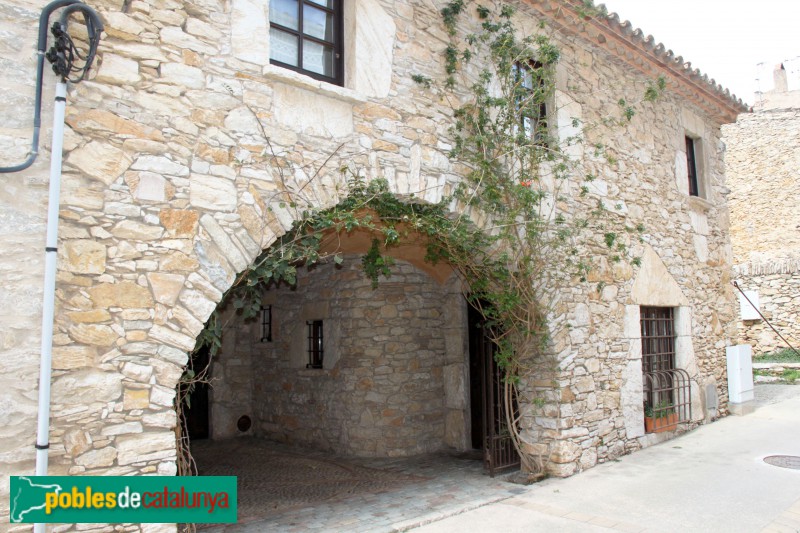 Begur - Carrer de Sant Antoni (Foto: Albert Esteves, 2018) Begur - Carrer de Sant Antoni
