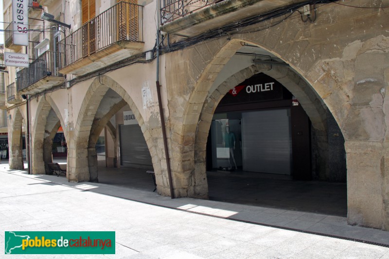 Tàrrega - Porxos del carrer del Carme (Foto: Albert Esteves, 2018) Tàrrega - Porxos del carrer del Carme