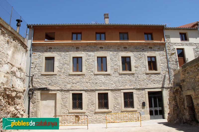 Anglesola - Antiga Escola de la Santa Creu (Foto: Albert Esteves, 2018) Anglesola - Antiga Escola de la Santa Creu