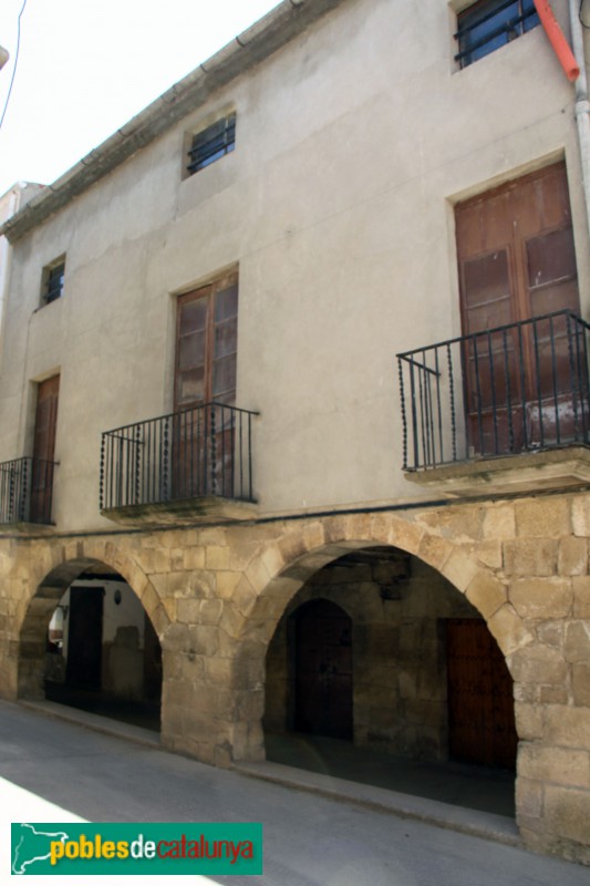 Anglesola - Porxos del carrer Major (Foto: Albert Esteves, 2018) Anglesola - Porxos del carrer Major