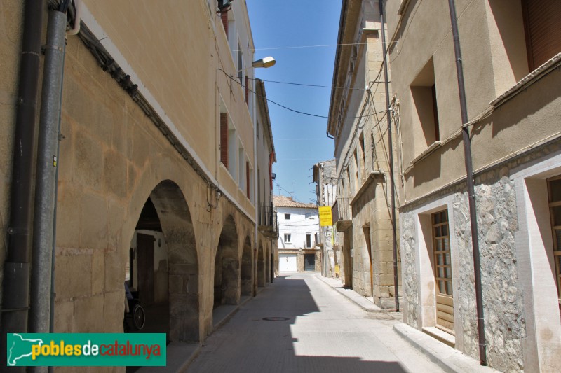 Anglesola - Porxos del carrer Major (Foto: Albert Esteves, 2018) Anglesola - Porxos del carrer Major