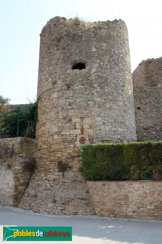 Palau-sator - Torre de la muralla (Foto: Albert Esteves, 2018) Palau-sator - Torre de la muralla