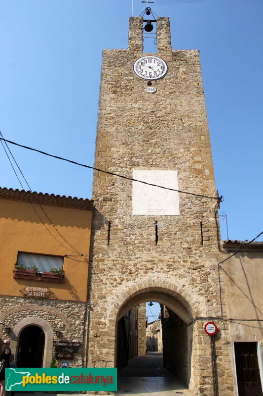 Palau-sator - Torre de les Hores o del Portal (Foto: Albert Esteves, 2018) Palau-sator - Torre de les Hores o del Portal