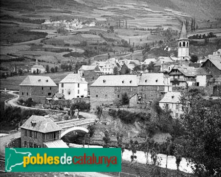 Aubert - Panoràmica del poble (Foto: Carles Fargas -Arxiu Fotogràfic Centre Excursionista de Catalunya, c1927) Aubert - Panoràmica del poble