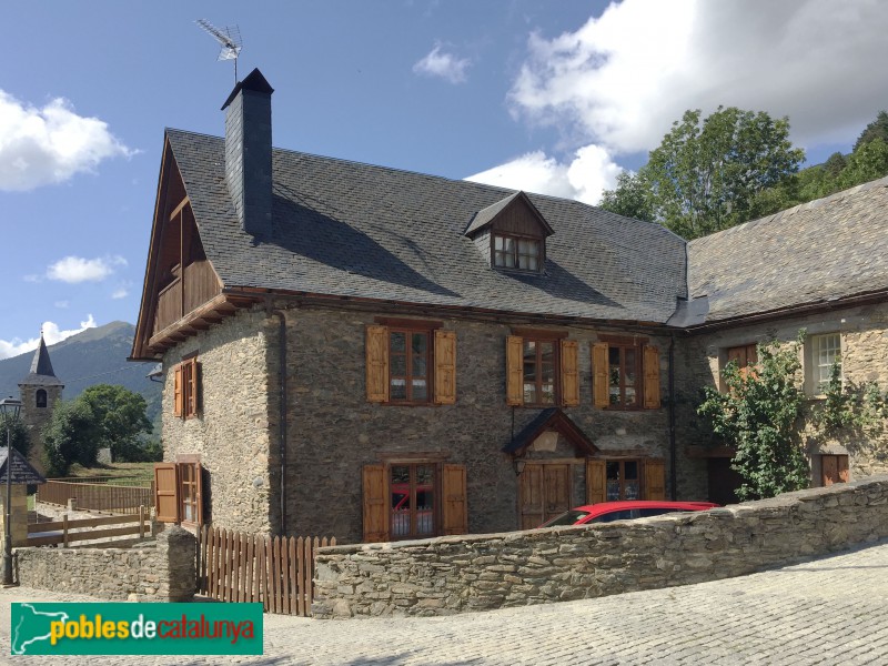 Mont - Casa del poble (Foto: Albert Esteves, 2018) Mont - Casa del poble