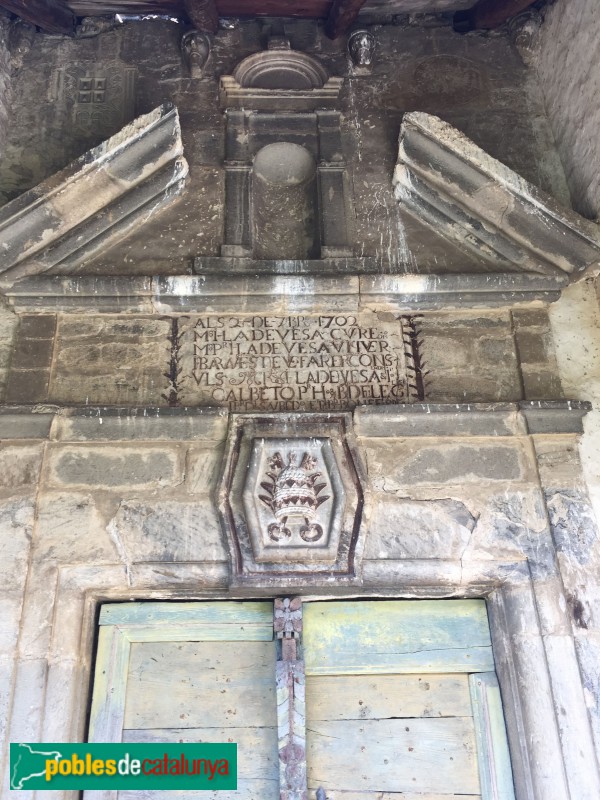 Montcorbau - Església de Sant Esteve, portada (Foto: Albert Esteves, 2018) Montcorbau - Església de Sant Esteve, portada