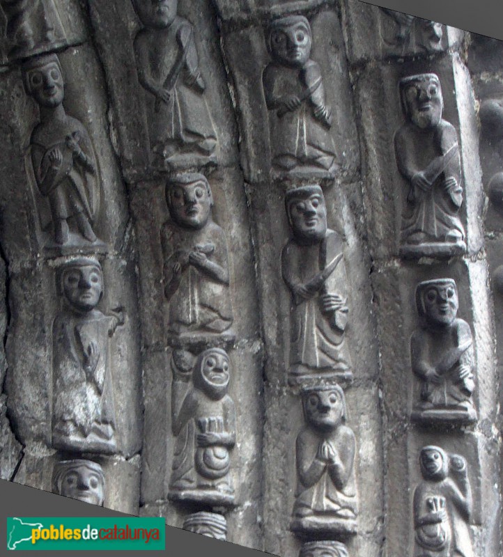 Betren - Església de Sant Esteve, detall portada (Foto: Albert Esteves, 2018) Betren - Església de Sant Esteve, detall portada