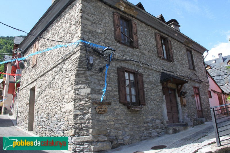 Gausac- Una casa del poble (Foto: Albert Esteves, 2018) Gausac- Una casa del poble
