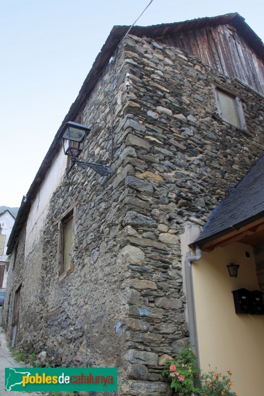 Gausac- Una casa del poble (Foto: Albert Esteves, 2018) Gausac- Una casa del poble