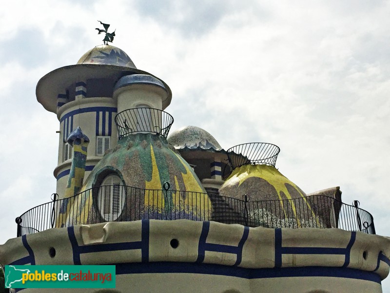 Sant Joan Despí - Torre de la Creu (Foto: Albert Esteves, 2018) Sant Joan Despí - Torre de la Creu