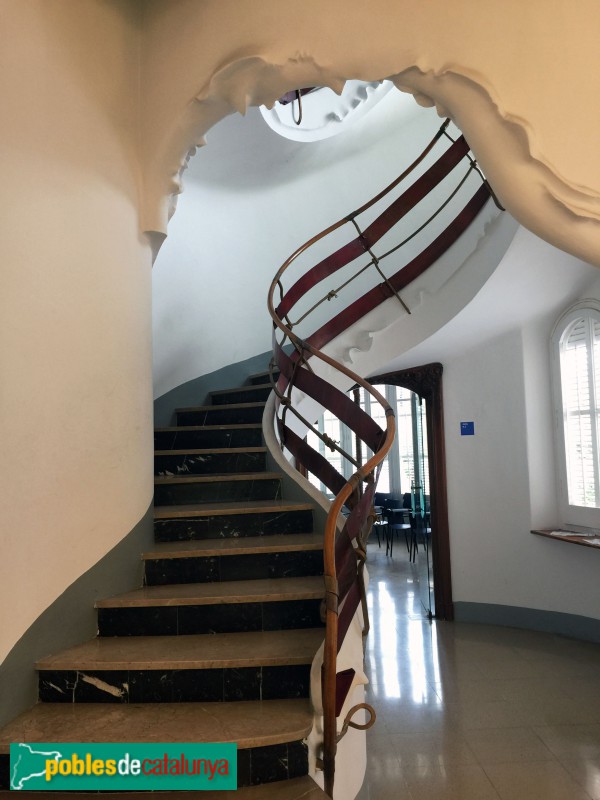 Sant Joan Despí - Torre de la Creu, escala (Foto: Albert Esteves, 2018) Sant Joan Despí - Torre de la Creu, escala