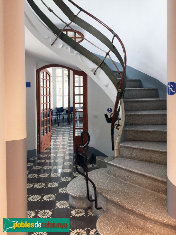 Sant Joan Despí - Torre de la Creu, escala (Foto: Albert Esteves, 2018) Sant Joan Despí - Torre de la Creu, escala