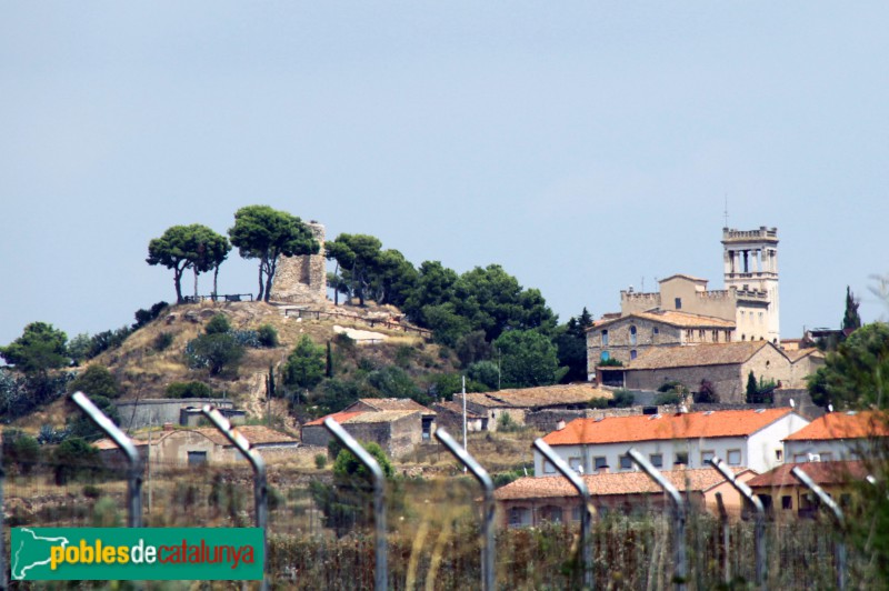 Banyeres del Penedès - Panoràmica del castell i de Cal Ventosa (Foto: Albert Esteves, 2018) Banyeres del Penedès - Panoràmica del castell i de Cal Ventosa
