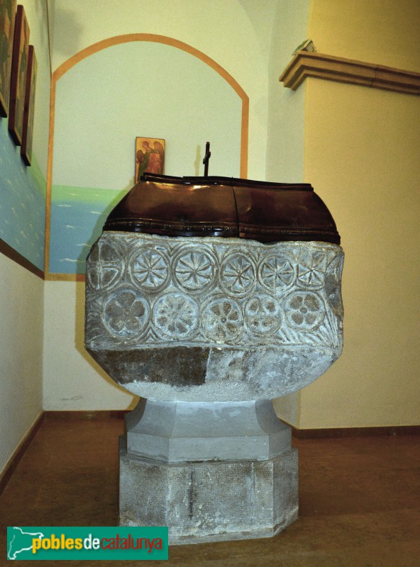 Sant Jaume dels Domenys - Pica baptismal (Foto: Àngela Llop, 2012) Sant Jaume dels Domenys - Pica baptismal